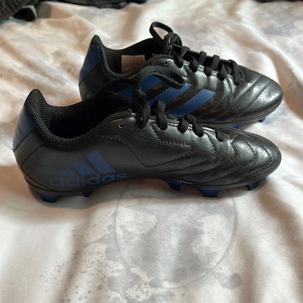 Adidas boys soccer shoes